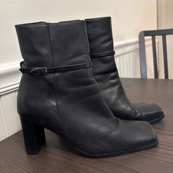 Vintage Leather Black Ankle Boots By Artiva Hilma Size 8M/Women Square Toe Boot - Picture 2 of 5